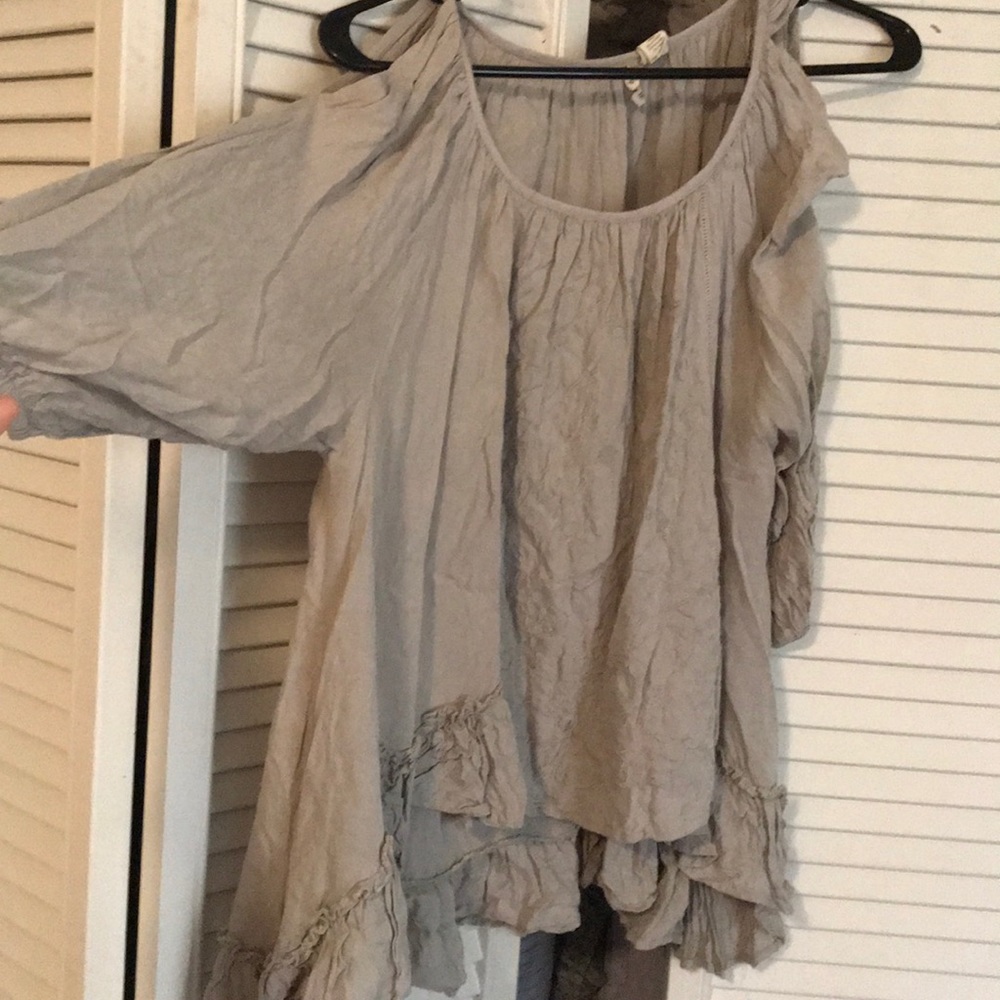 Open shoulder detailed top!